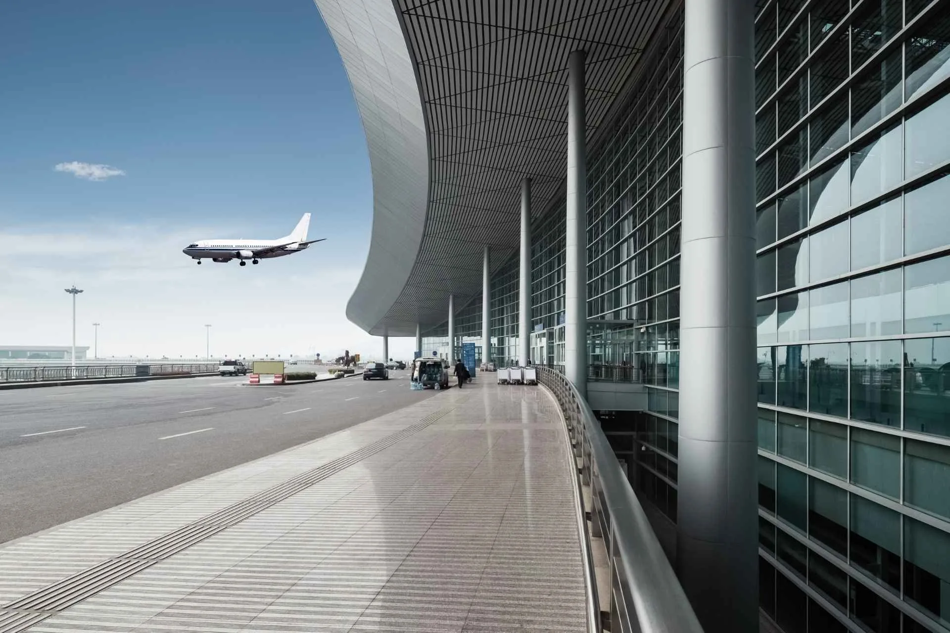 jak odebrać kogoś z lotniska chopina samochodem